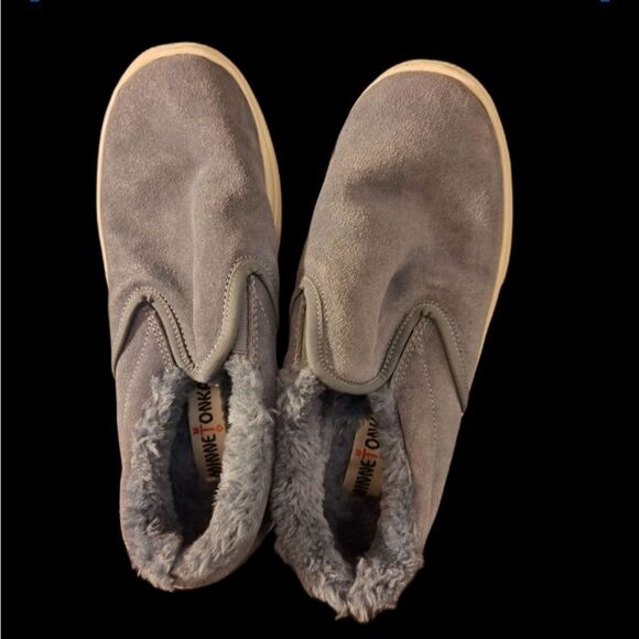 Minnetonka blue suede fur lining nwot🎉 will remove soon!!!! - Picture 2 of 5
